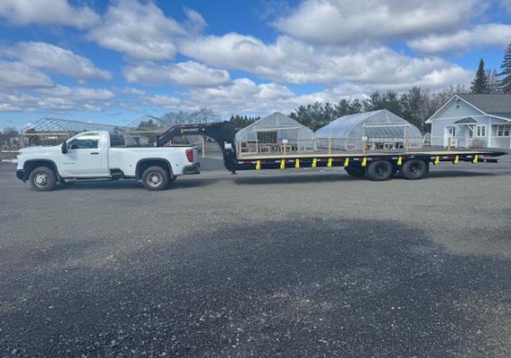 Truck with flatbed