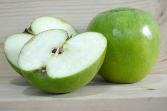 Malus domestica 'Granny Smith' - Apple from Maple Lane Nursery