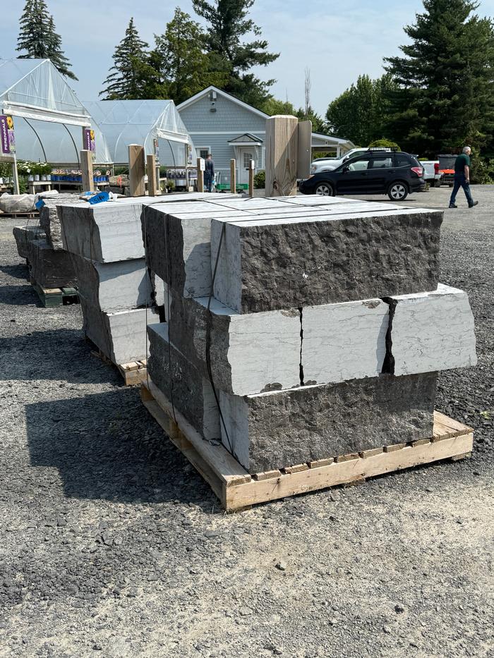 Hardscaping - Seneca Boulder Sawn 40